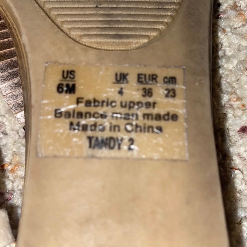 Sandles - Picture 3 of 3